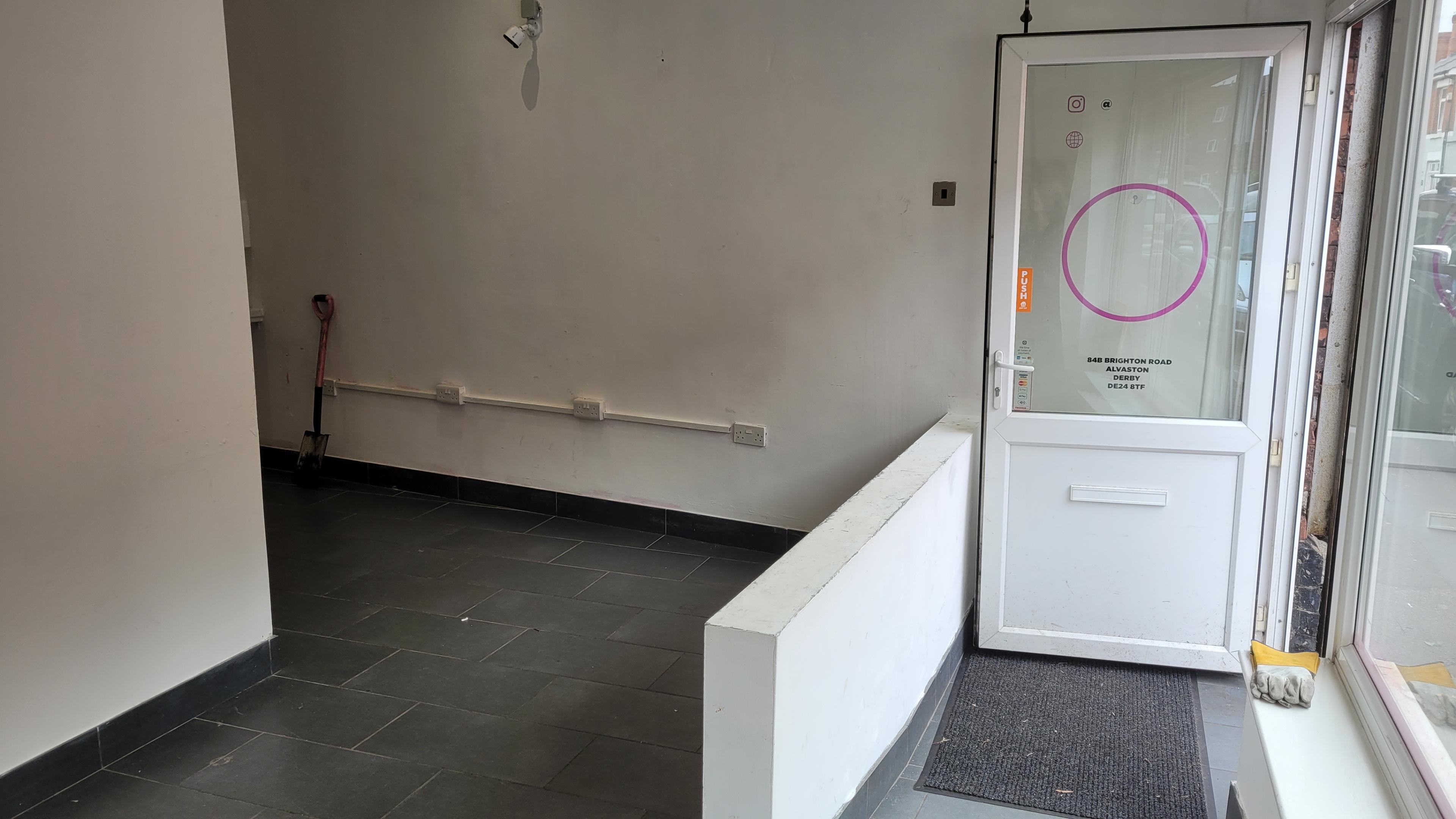 Retail/Shop in Derby - photo 4