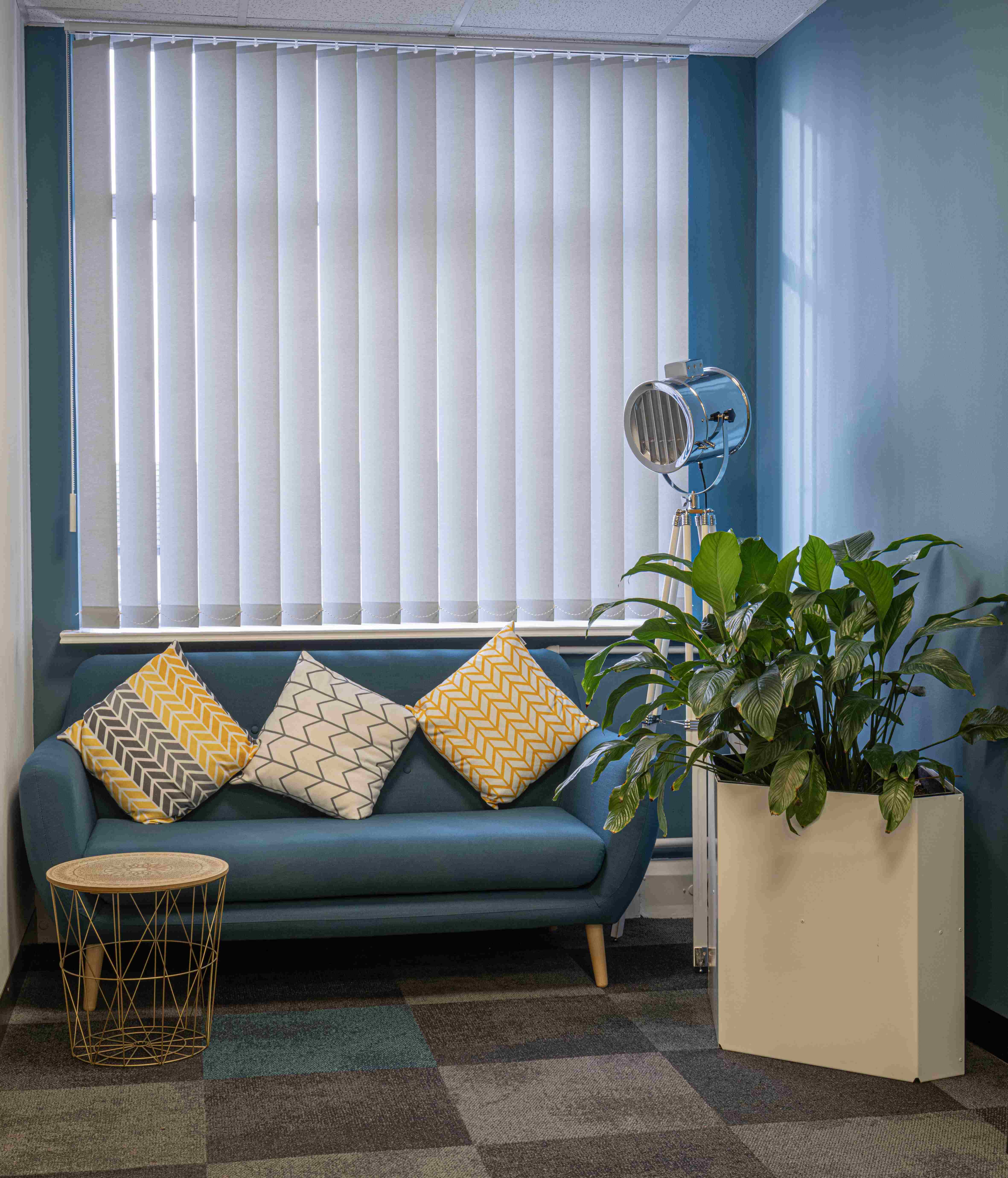 Office in Ealing - photo 4