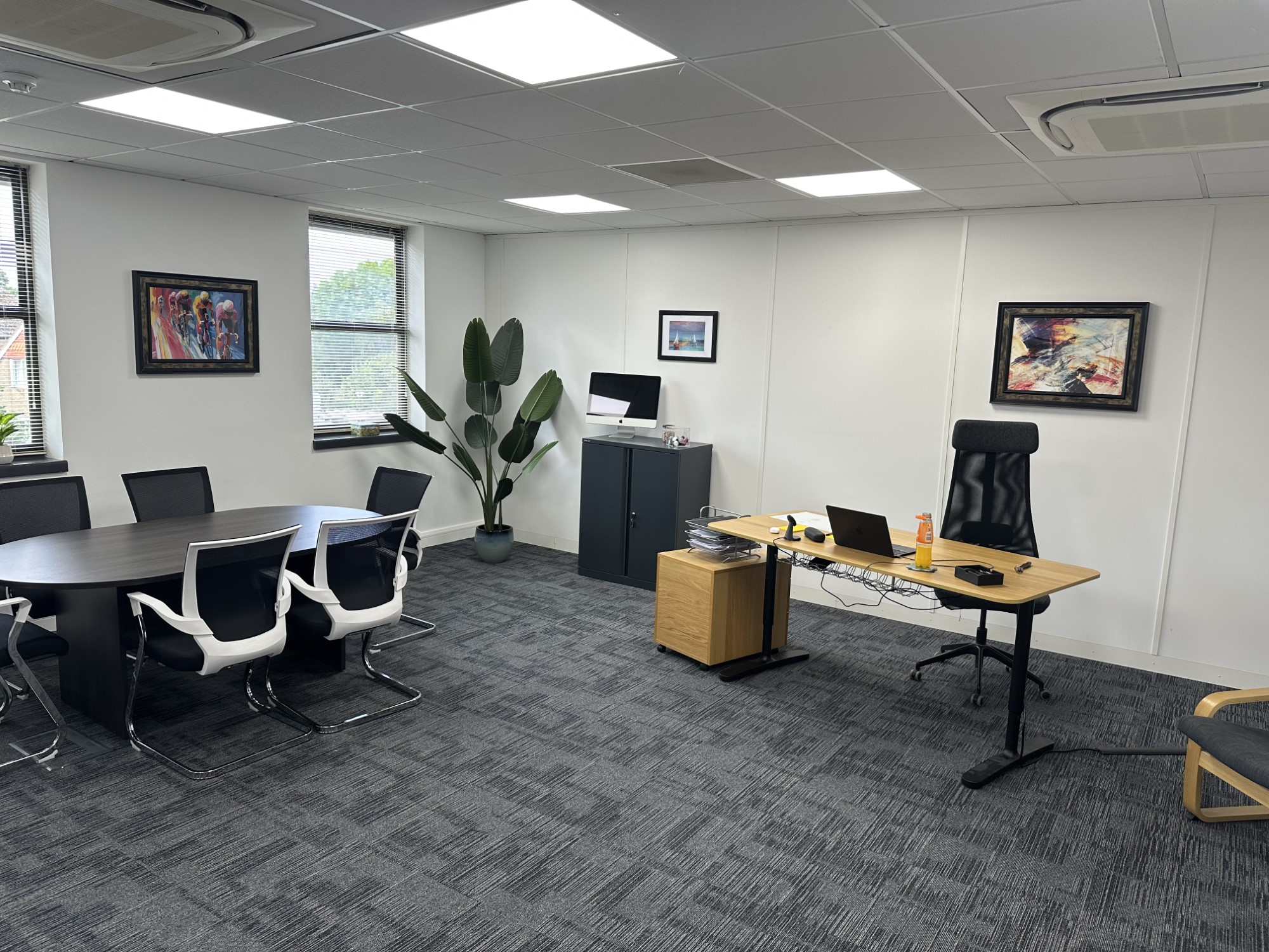 Office in Bagshot - photo 2