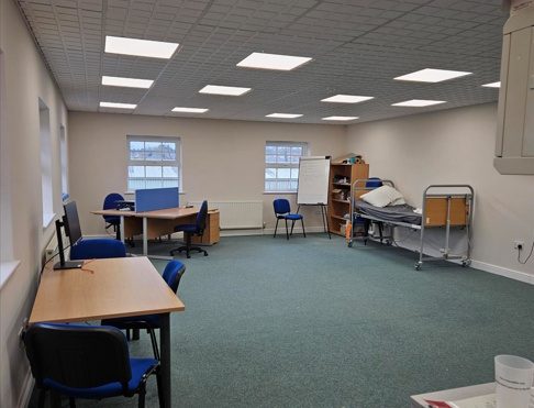 Office in Cannock - photo 2