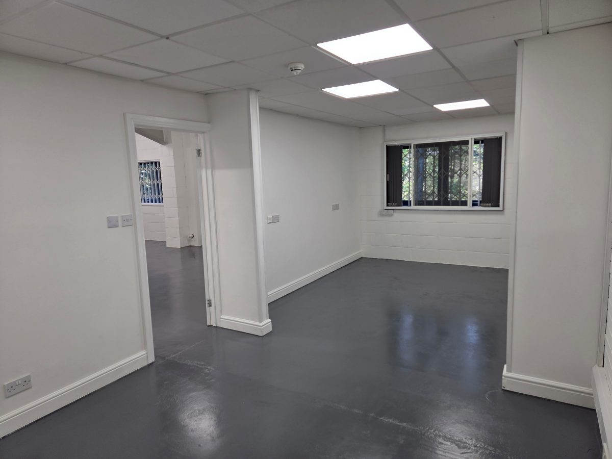 Industrial Unit in Rugby - photo 3