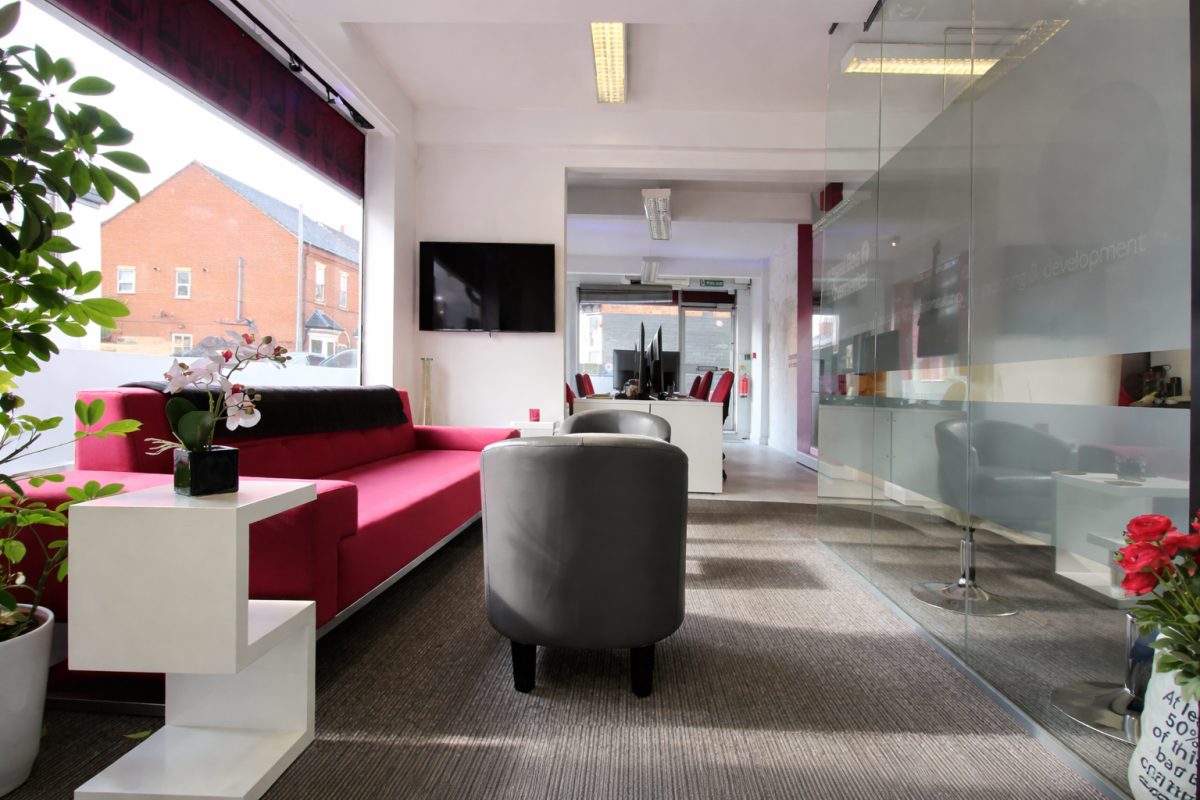 Office in Lincoln - photo 3