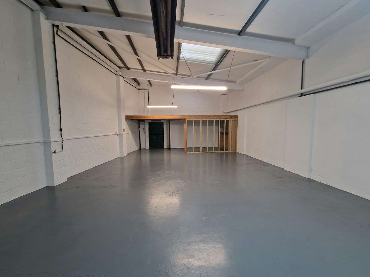 Industrial Unit in Emsworth - photo 4