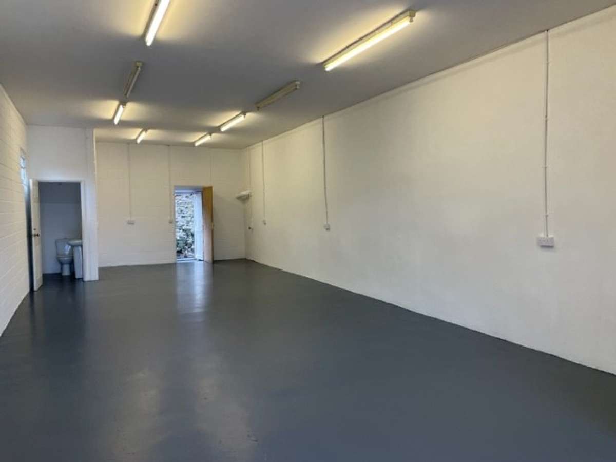 Industrial Unit in Plymouth - photo 3