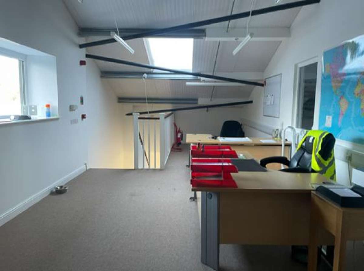 Industrial Unit in Bristol - photo 2