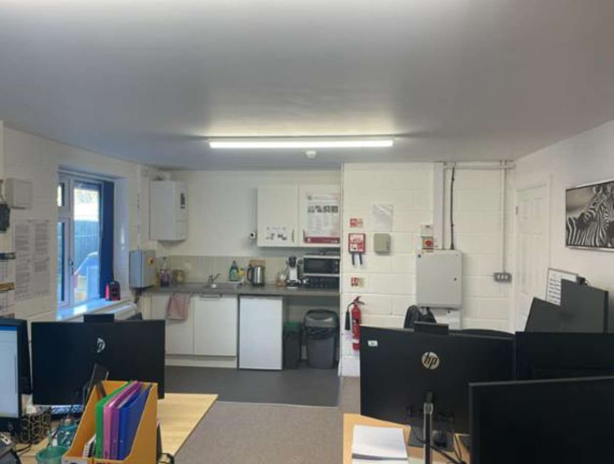 Industrial Unit in Bristol - photo 4