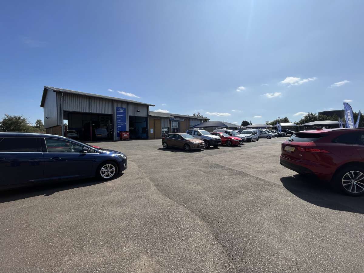 Industrial Unit in March - photo 2