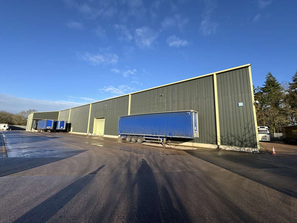 Industrial Unit in Uffculme - photo 2