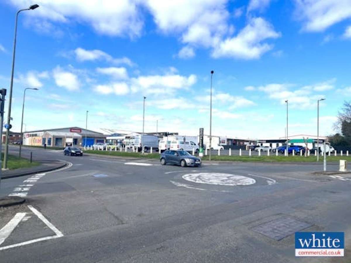 Industrial Unit in Bicester - photo 3