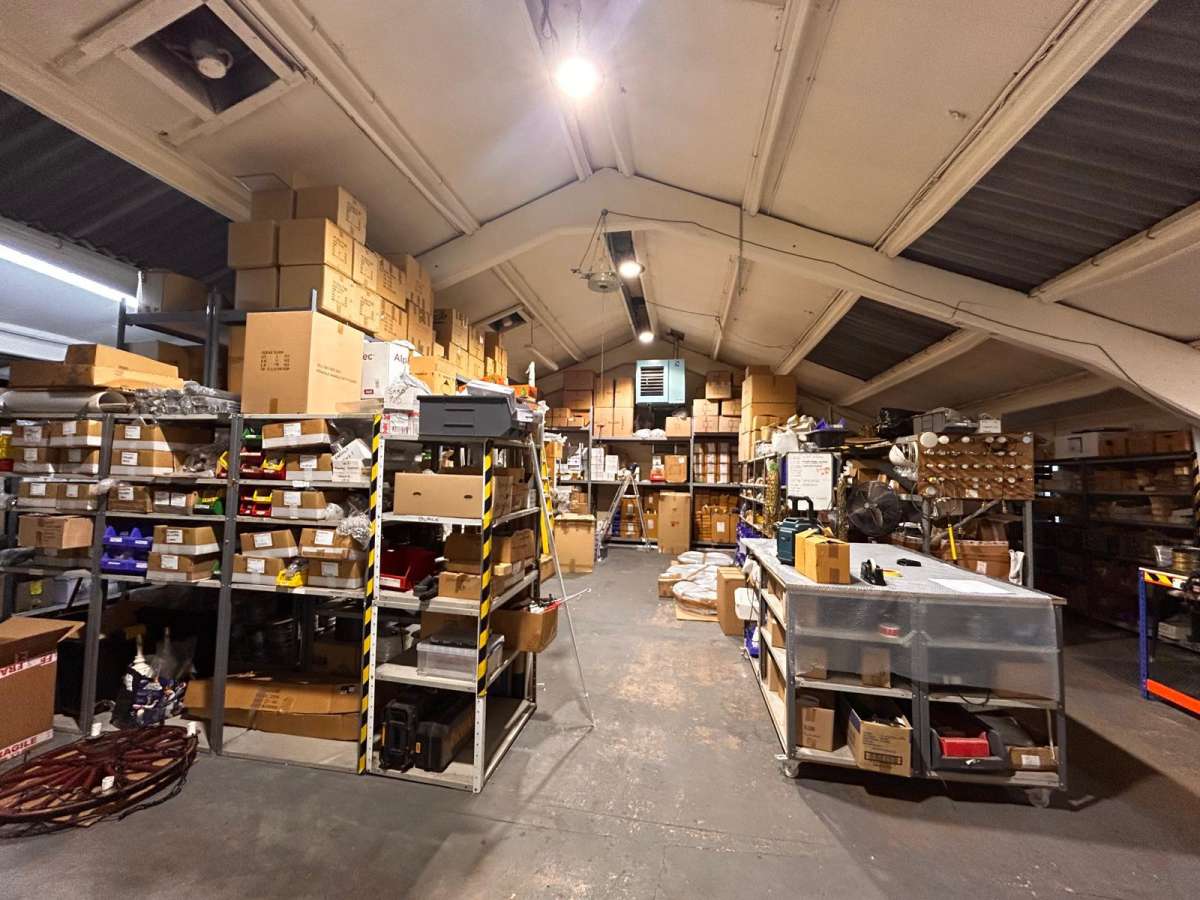 Industrial Unit in Hitchin - photo 2