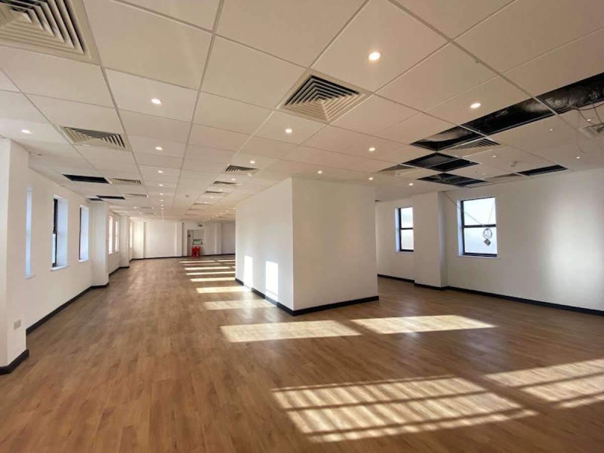 Industrial Unit in Farnham - photo 3