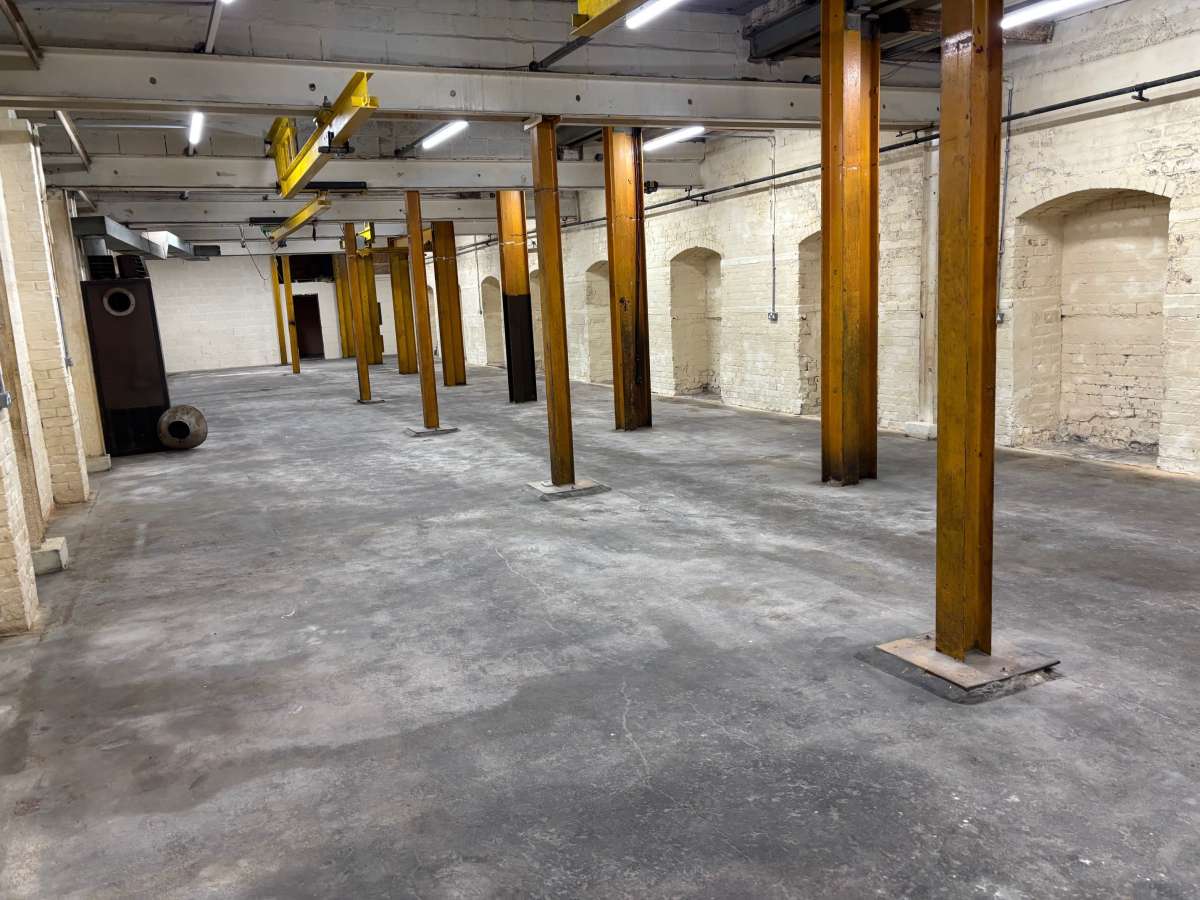 Industrial Unit in Leicester - photo 2