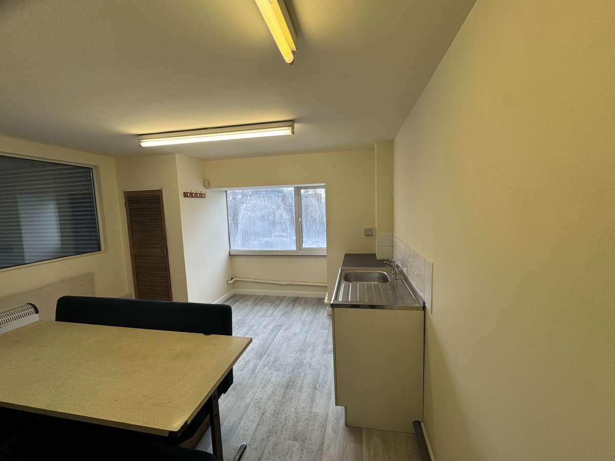 Industrial Unit in Burton On Trent - photo 2