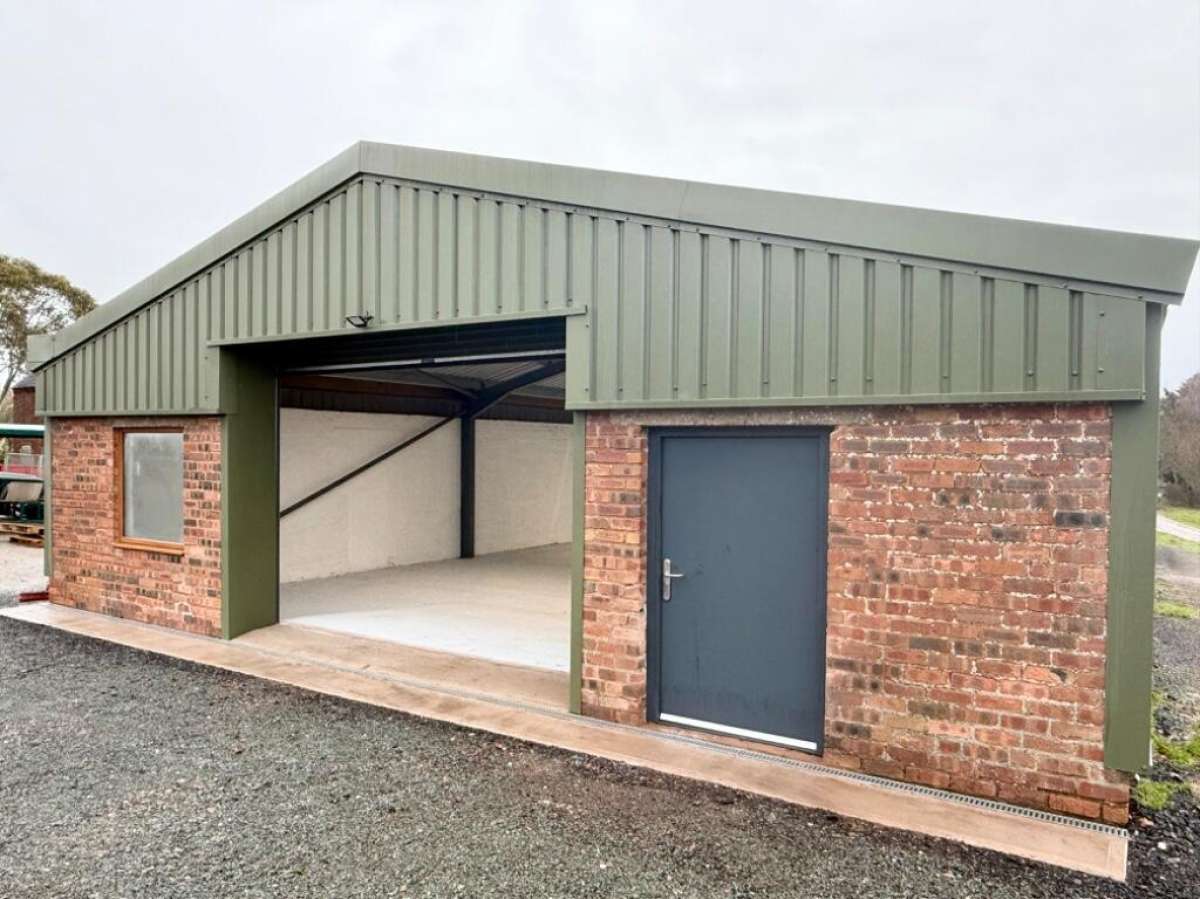 Industrial Unit in Wolverhampton - photo 3