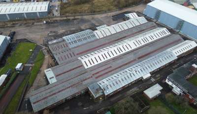 Industrial Unit in Hadfield - photo 2