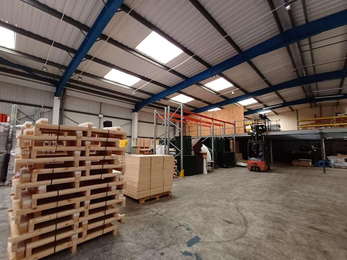 Industrial Unit in Bognor Regis - photo 3