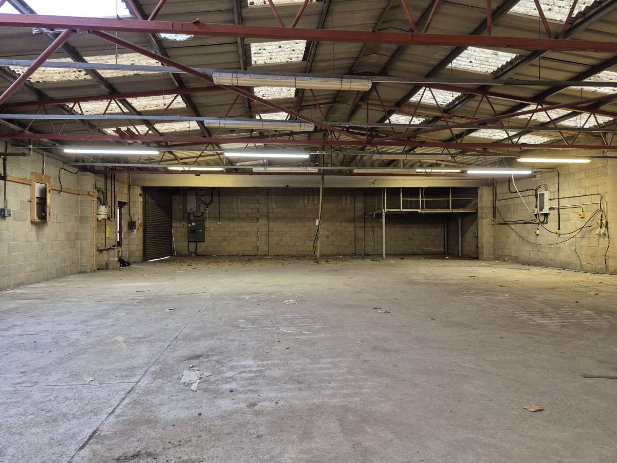 Industrial Unit in Hampshire - photo 2