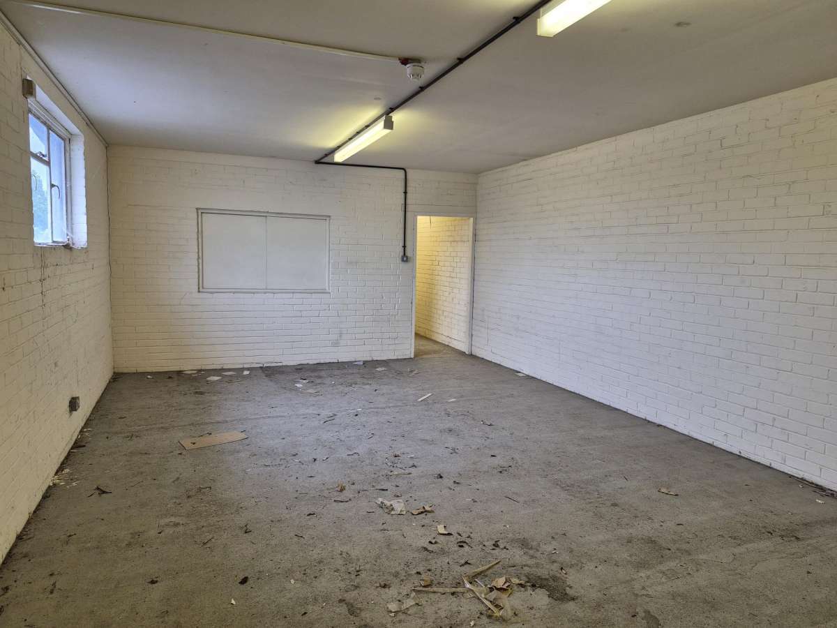 Industrial Unit in Hampshire - photo 3