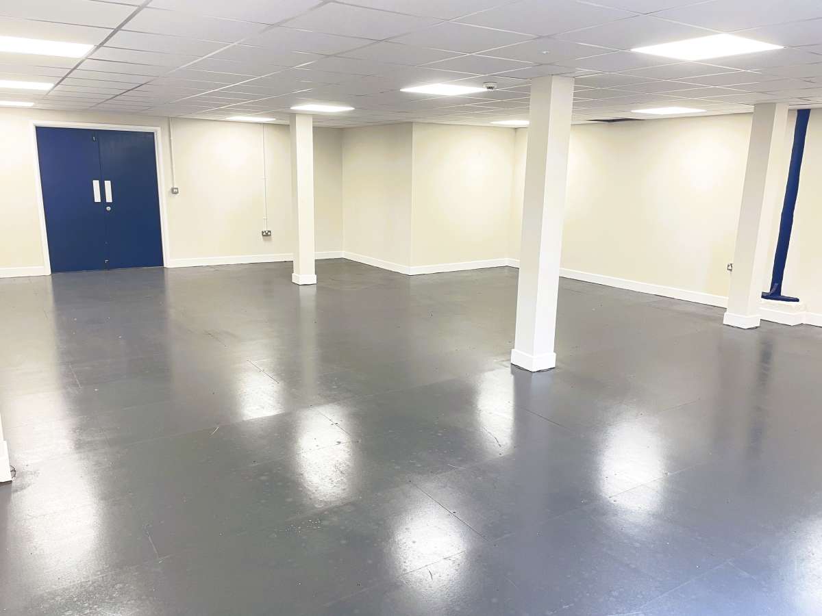 Industrial Unit in Burton On Trent - photo 2
