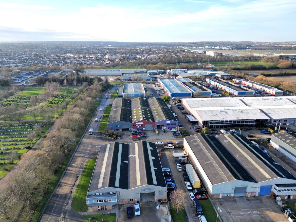 Industrial Unit in Temple Farm Industrial Estate - photo 3