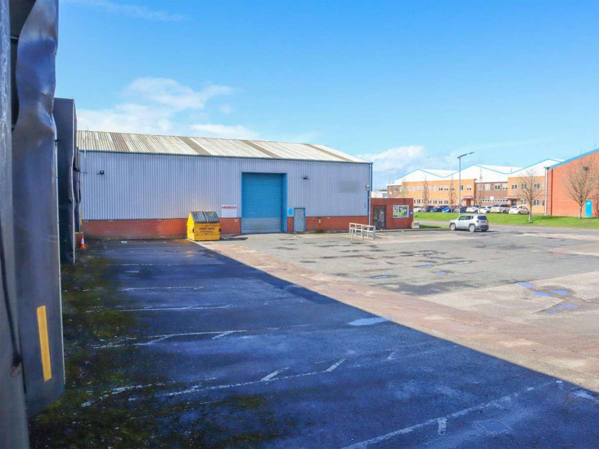 Industrial Unit in Kingswinford - photo 4