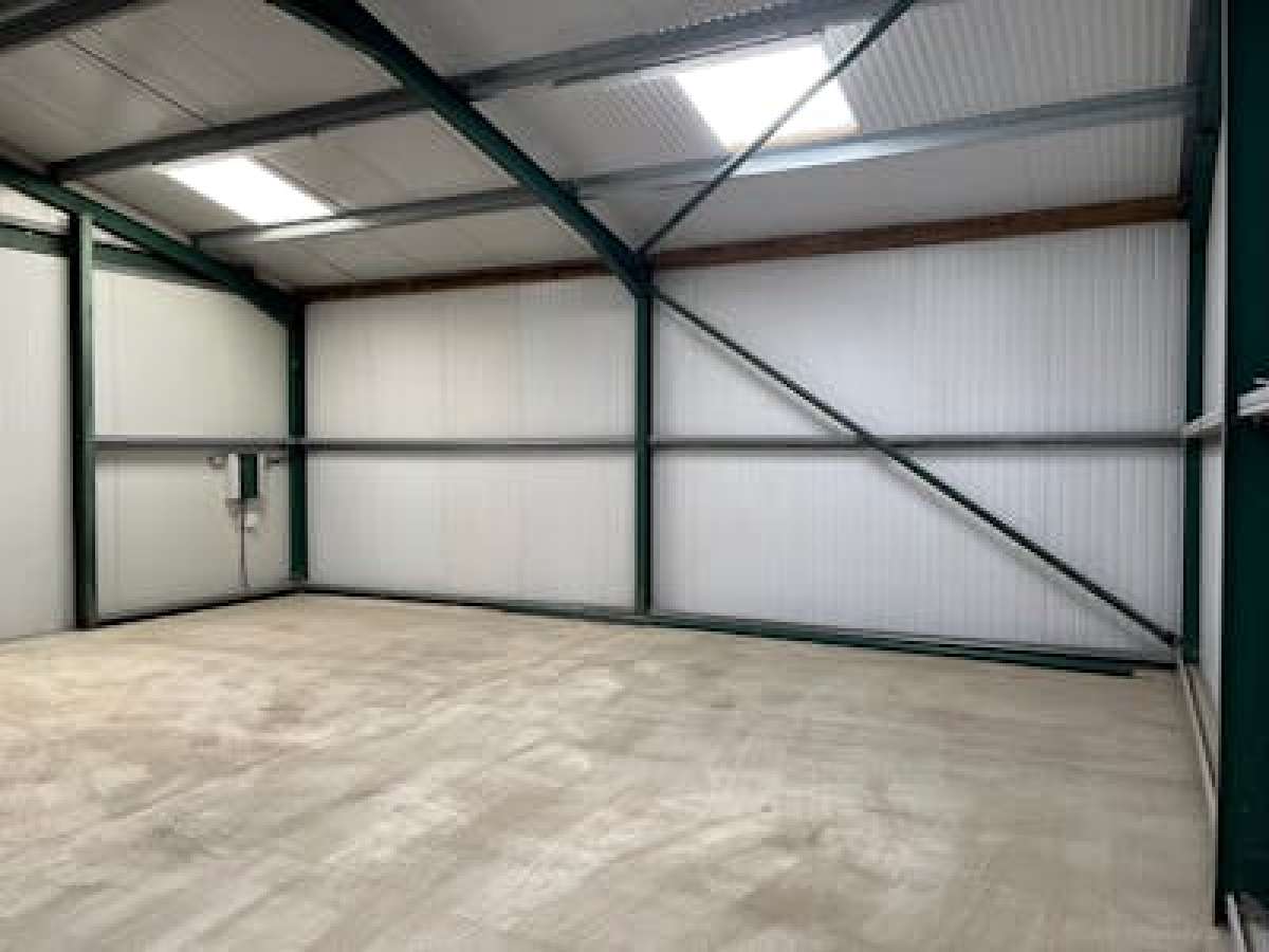 Industrial Unit in Northampton - photo 2