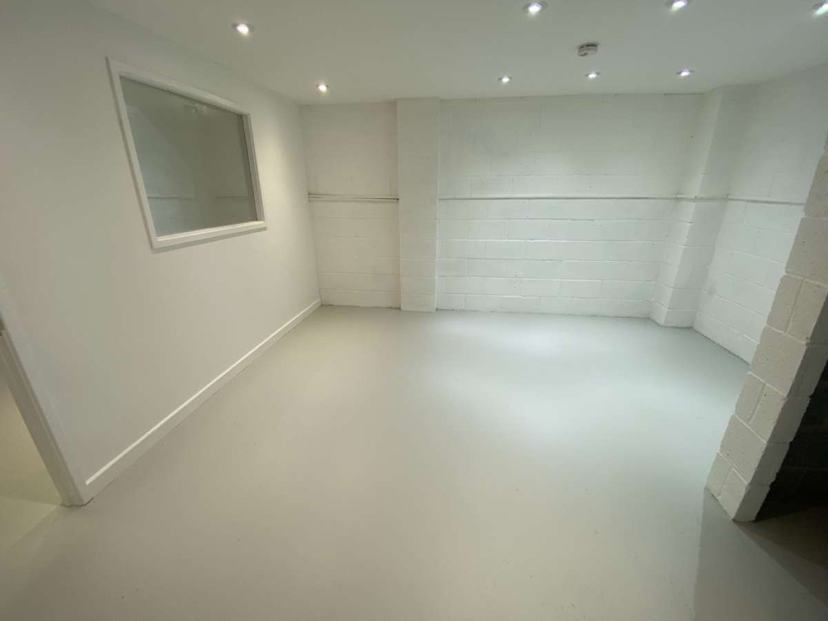 Industrial Unit in Alcester - photo 4