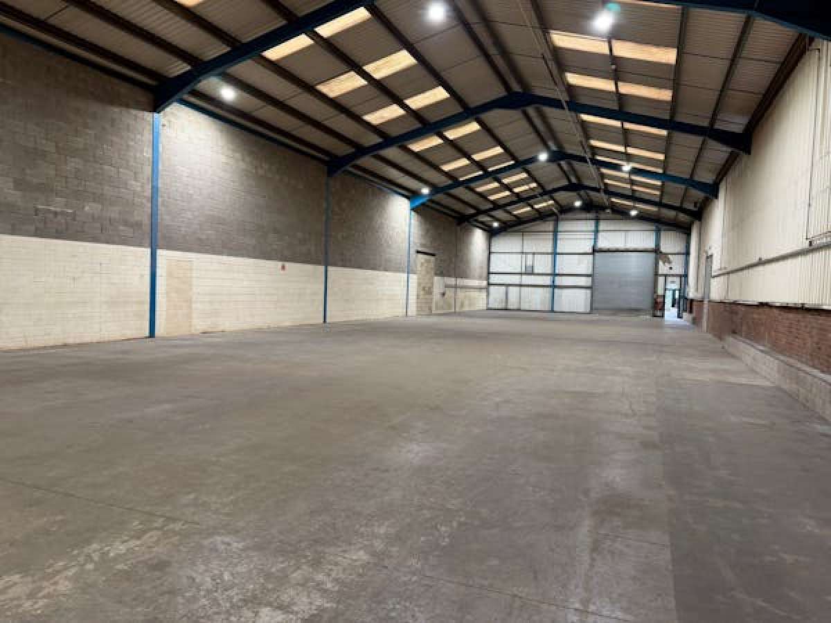 Industrial Unit in Stourport-on-Severn - photo 2