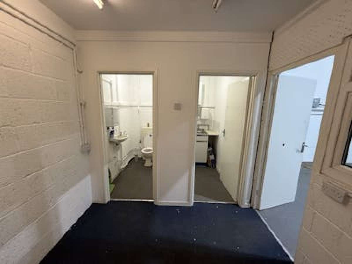 Industrial Unit in Peterborough - photo 4