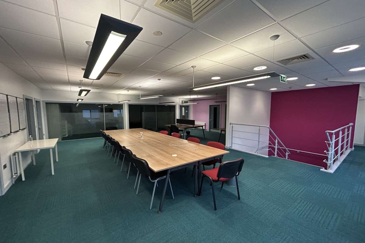 Industrial Unit in Belfast - photo 3