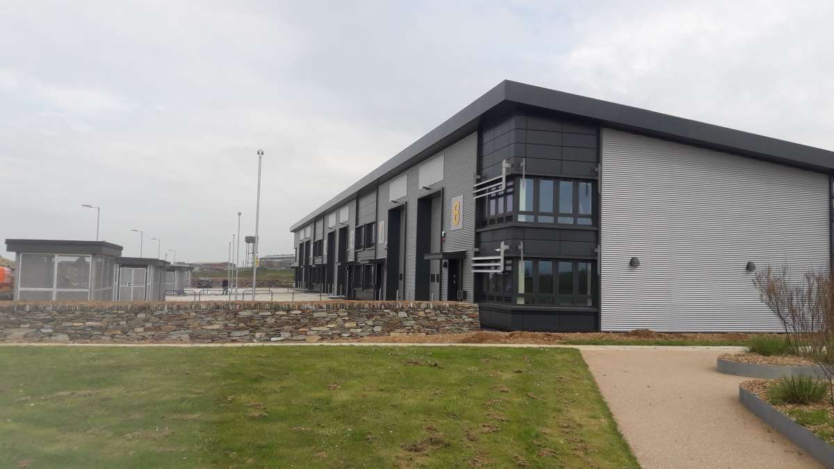 Industrial Unit in St Mawgan - photo 2