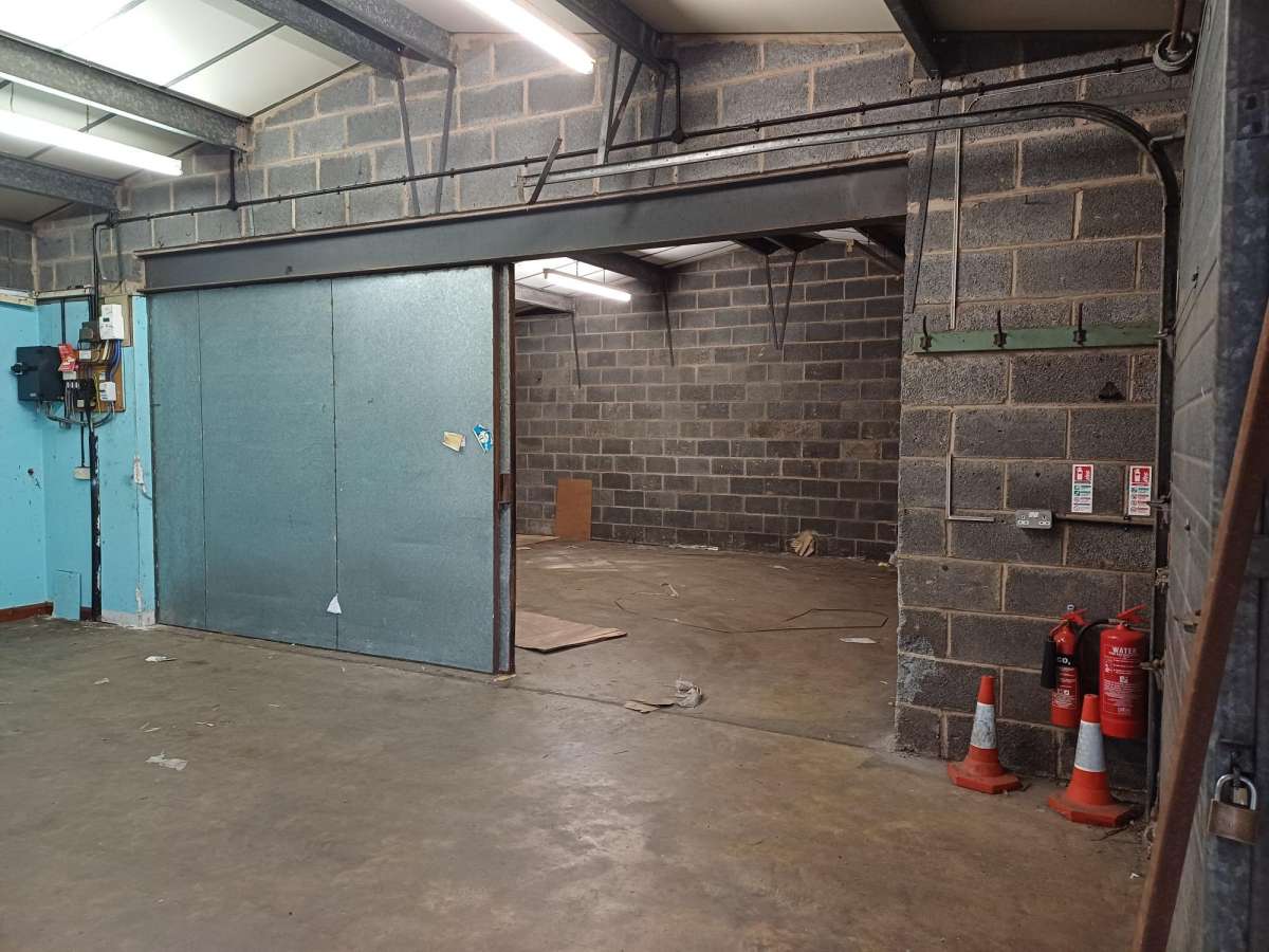 Industrial Unit in Corby - photo 2