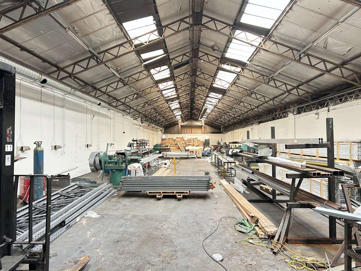 Industrial Unit in Broadheath - photo 3