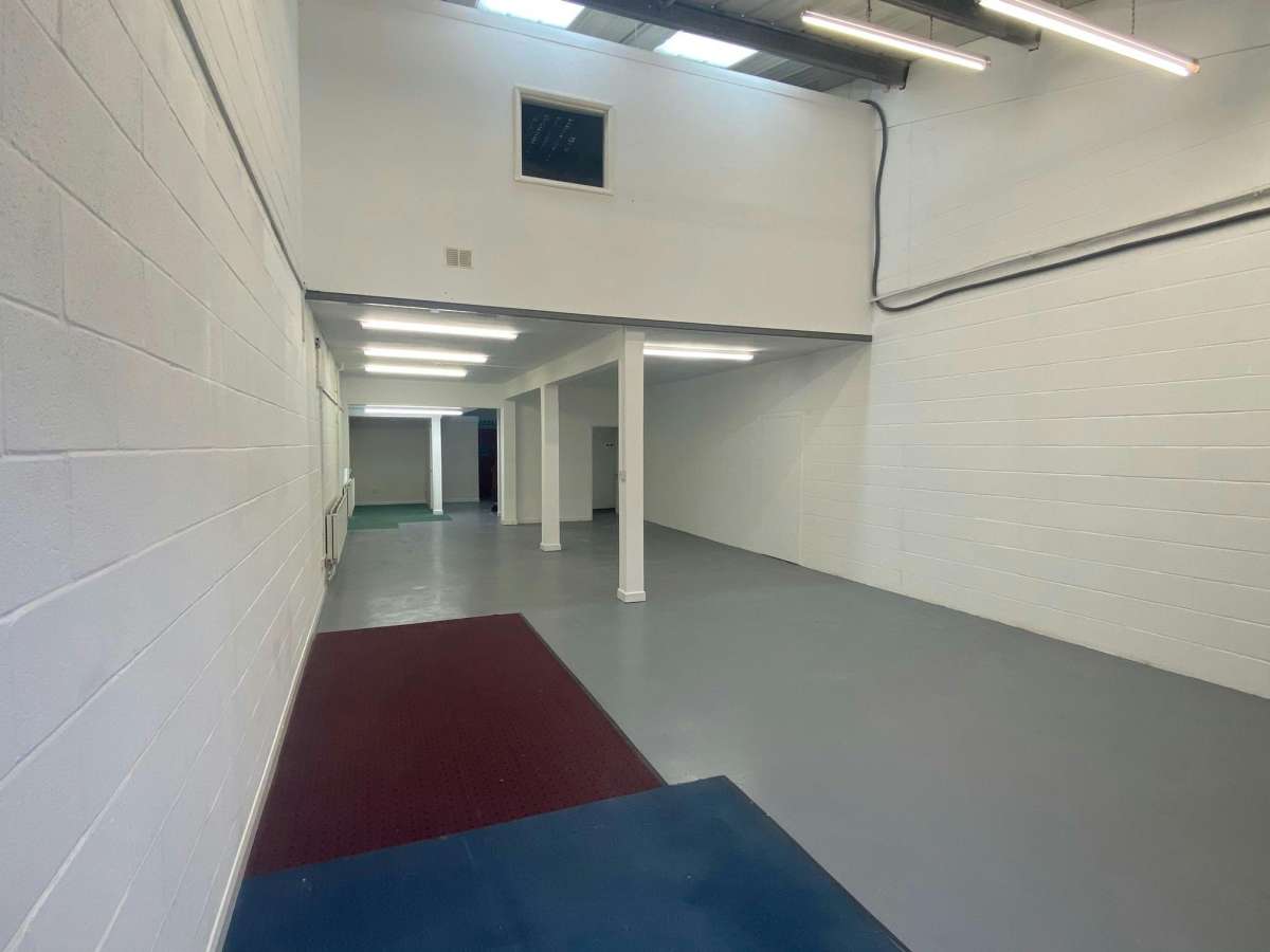 Industrial Unit in Portsmouth - photo 3