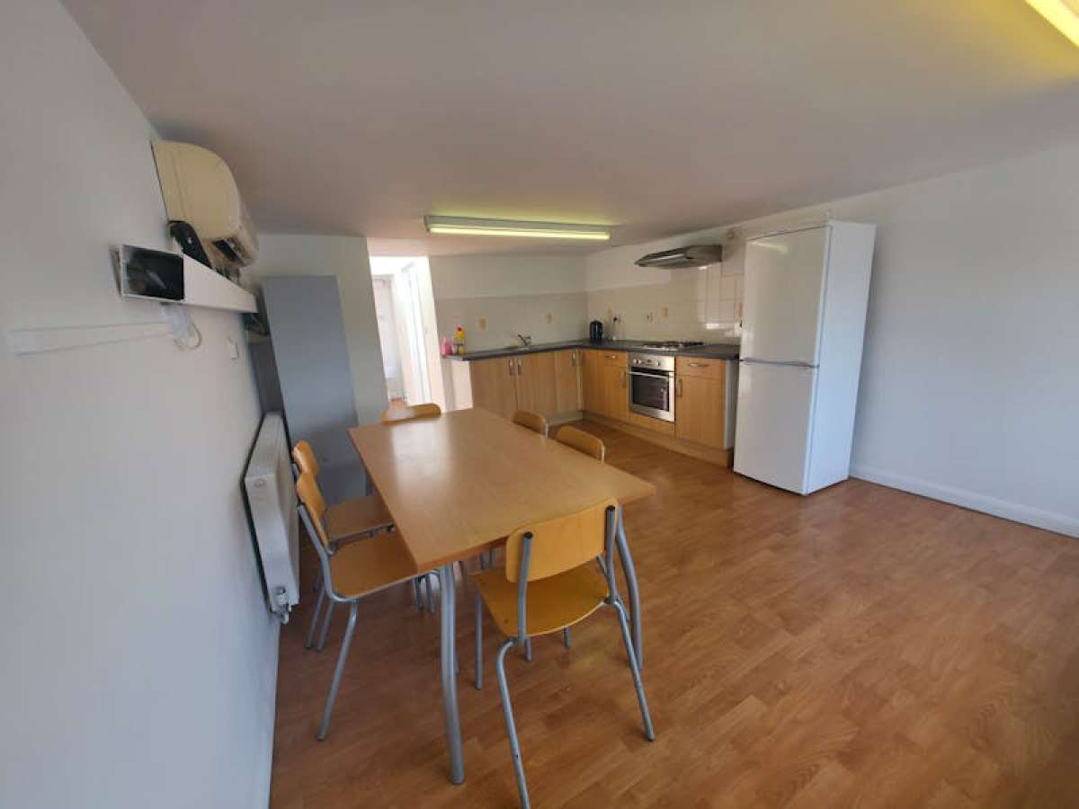 Industrial Unit in London - photo 4