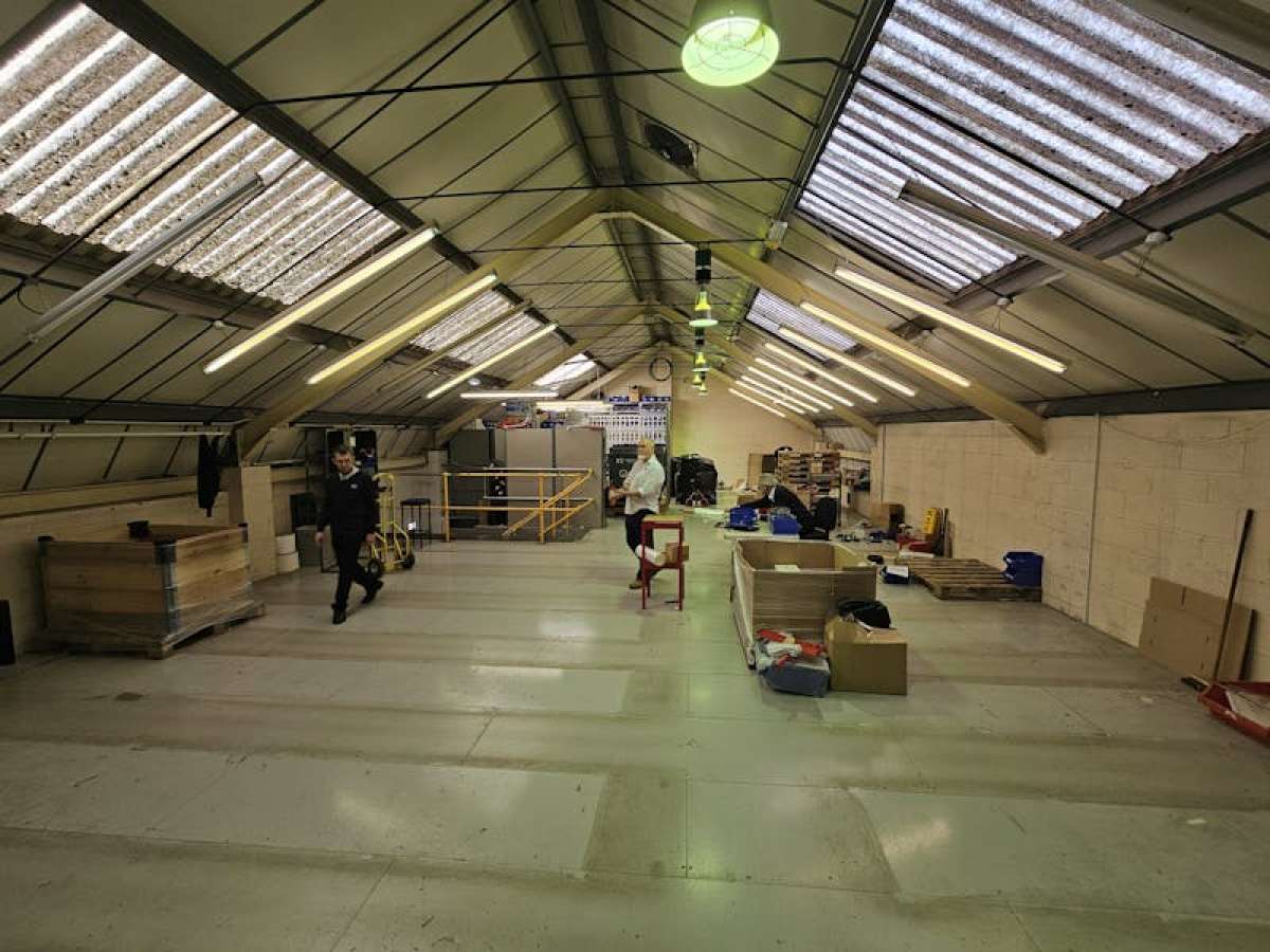 Industrial Unit in London - photo 4