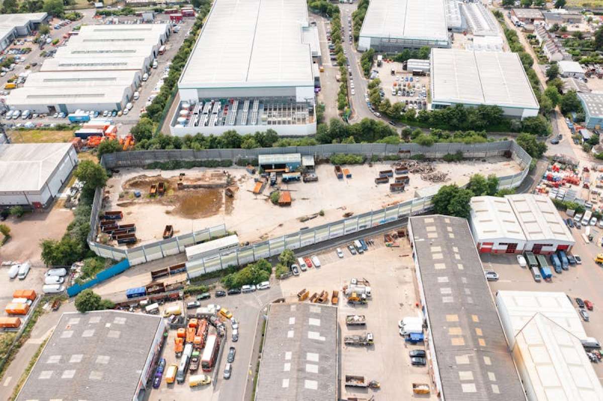 Industrial Unit in London - photo 4