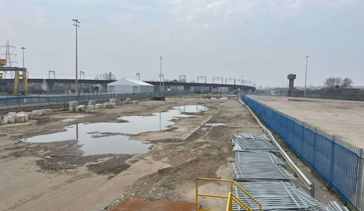 Industrial Unit in Barking - photo 3