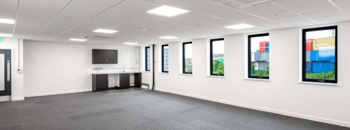 Industrial Unit in Barking - photo 3