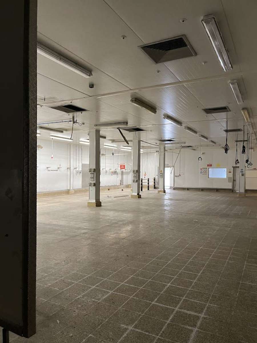 Industrial Unit in London - photo 4