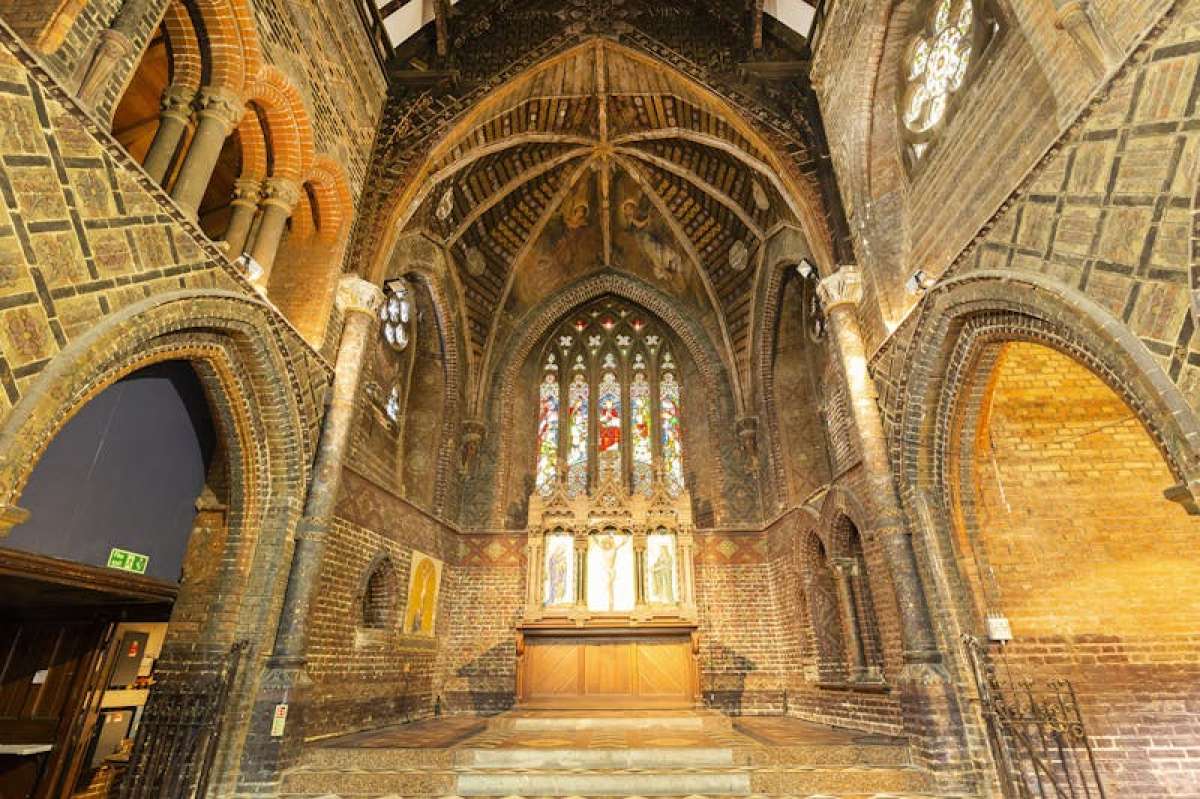 Industrial Unit in London - photo 2