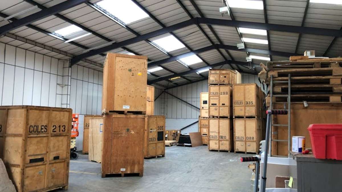 Industrial Unit in London - photo 3