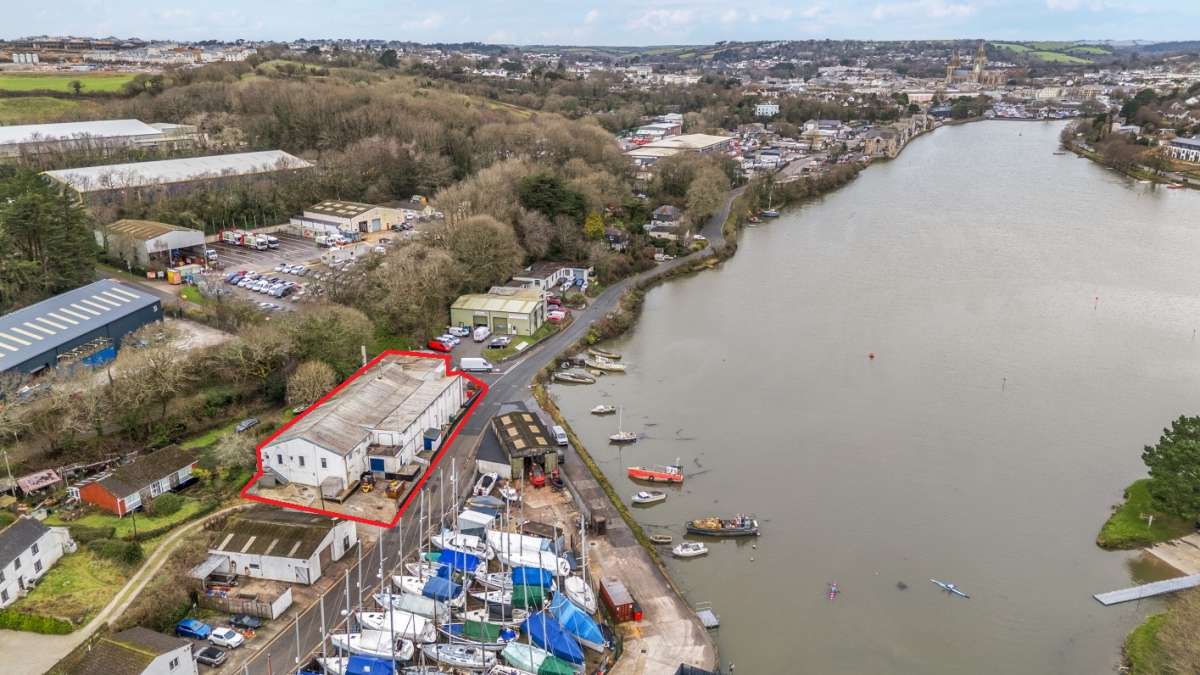 Industrial Unit in Truro - photo 2