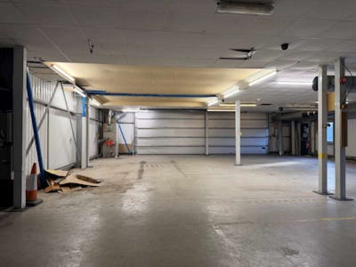 Industrial Unit in Southampton - photo 2