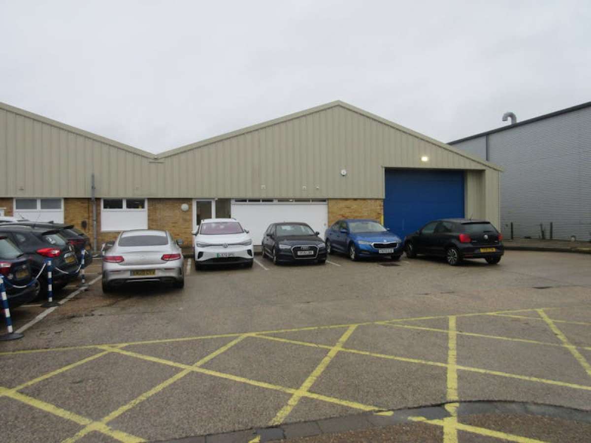 Industrial Unit in Byfleet - photo 2