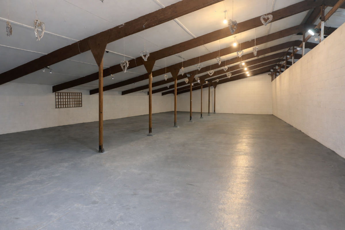 Industrial Unit in Malvern - photo 2