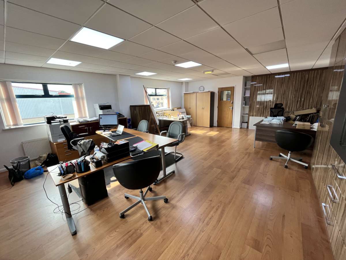 Industrial Unit in Leicester - photo 3