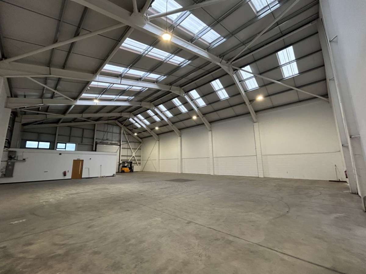 Industrial Unit in Plymouth - photo 3
