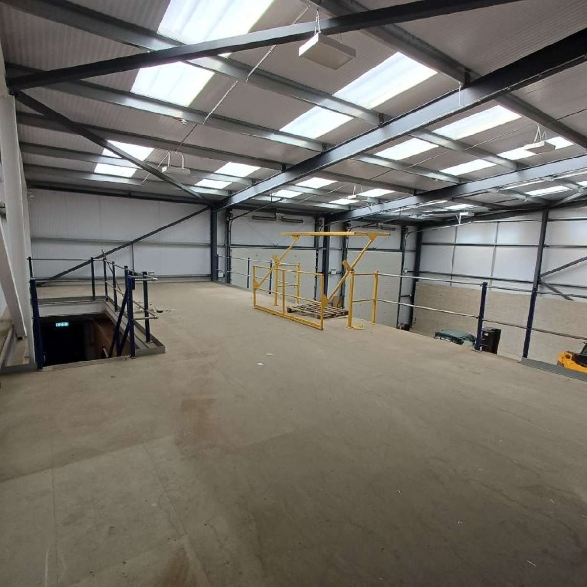 Industrial Unit in Corby - photo 4