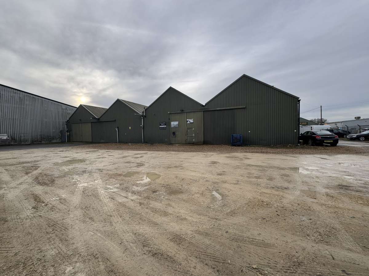 Industrial Unit in Bourne - photo 2